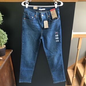 NWT Levi Strauss high rise slim straight leg medium wash jeans. Size 8 short